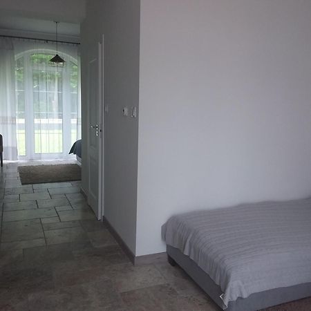Dworek Akacja Uslugi Hotelarskie Janowiec Luaran gambar