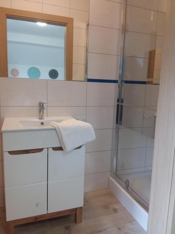 Dworek Akacja Uslugi Hotelarskie Janowiec Luaran gambar