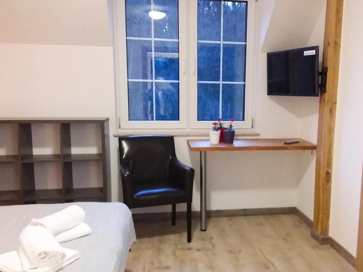Dworek Akacja Uslugi Hotelarskie Janowiec Luaran gambar