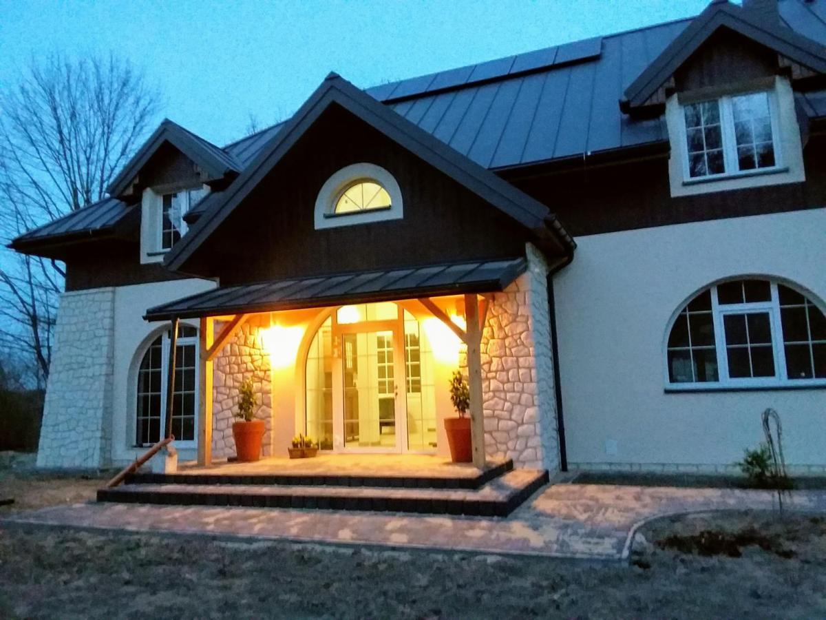 Dworek Akacja Uslugi Hotelarskie Janowiec Luaran gambar