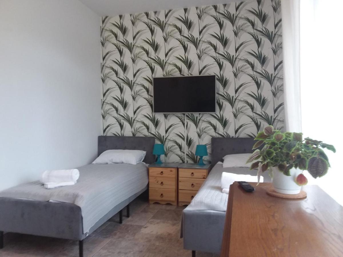 Dworek Akacja Uslugi Hotelarskie Janowiec Luaran gambar