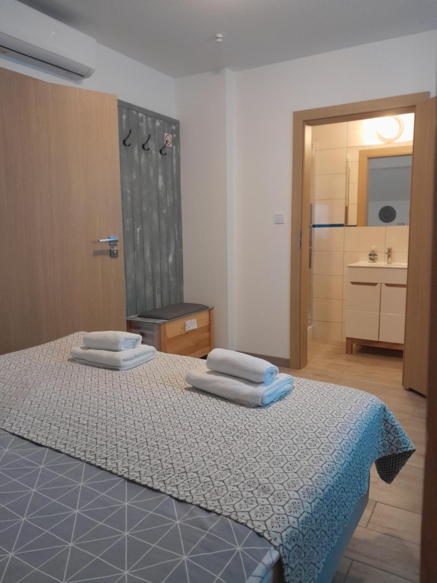 Dworek Akacja Uslugi Hotelarskie Janowiec Luaran gambar